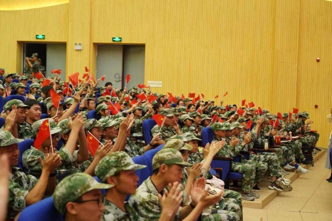 前男友嘲笑我是香肠嘴怎么回复?-智能问答网页,为您解疑答惑